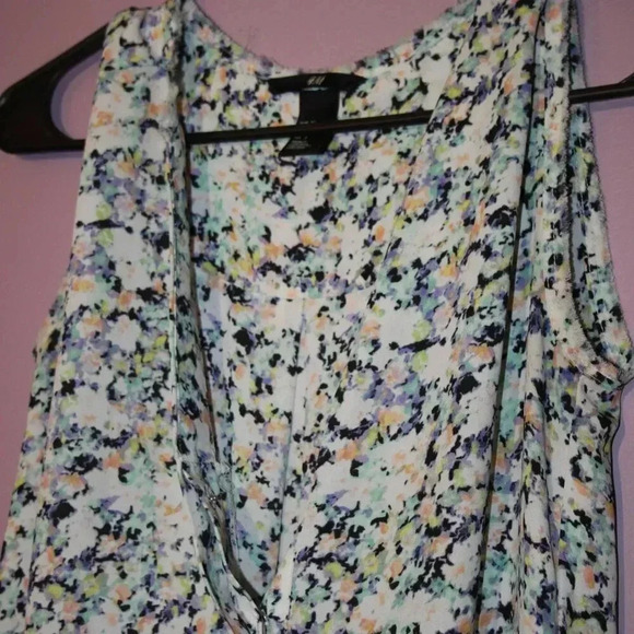 Floral Flowy Tank Top - Picture 8 of 14